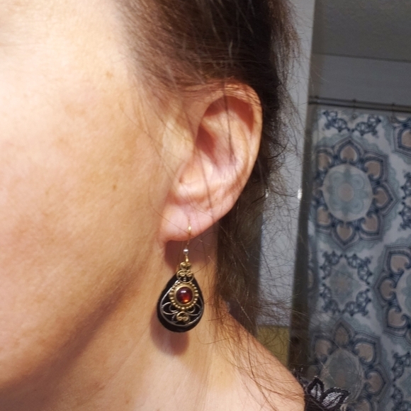 Cute vintage filigree and enamel dangle earrings - Picture 3 of 4